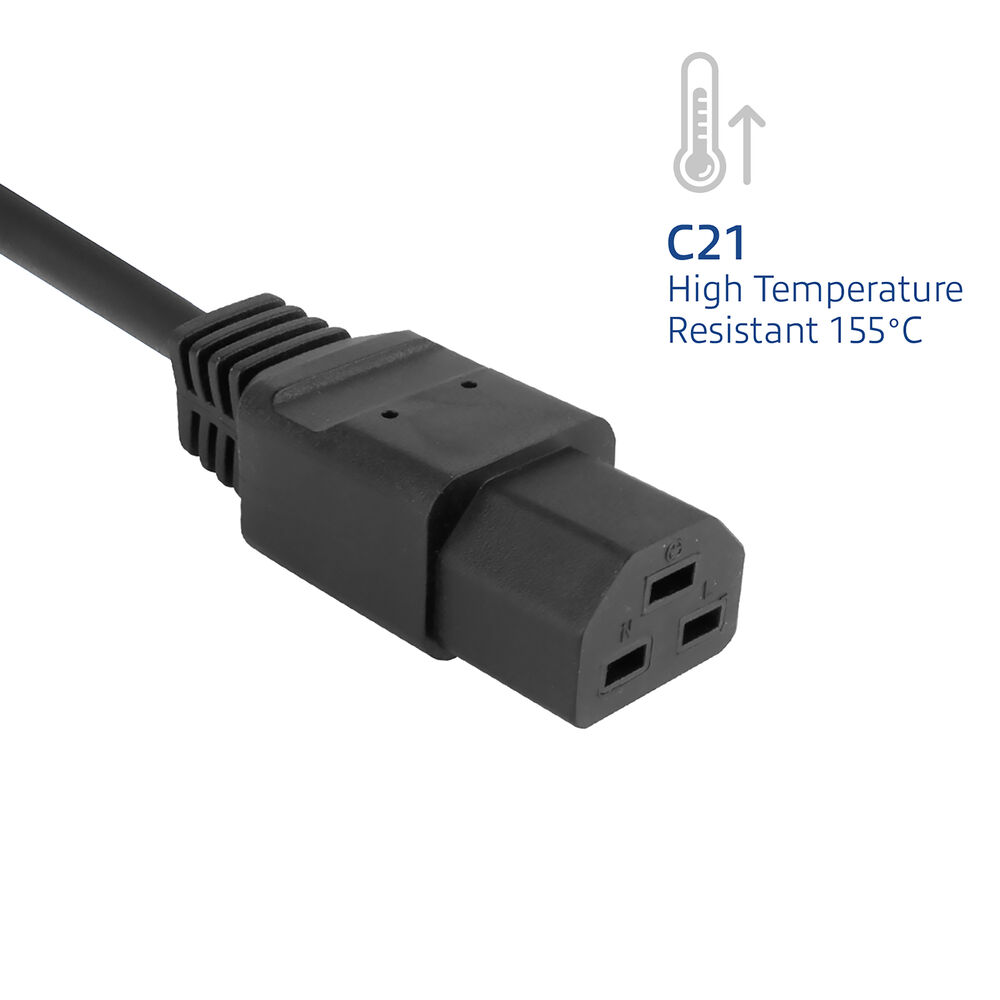 Ein schwarzer C21-Netzstecker mit Kabel, temperaturbeständig bis 155 °C. Der Stecker hat drei Löcher.