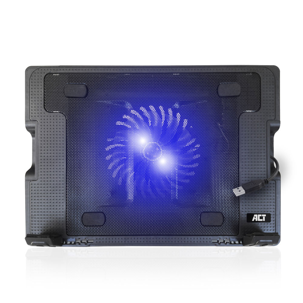 Ein schwarzes Laptop-Kühlpad mit blau beleuchtetem Lüfter. Ein USB-Kabel ist angeschlossen. Die Marke 'ACT' ist sichtbar.