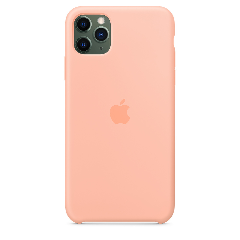 Een perzikkleurige iPhone-hoes met het Apple-logo. Het heeft een drievoudige cameralens in de linkerbovenhoek.