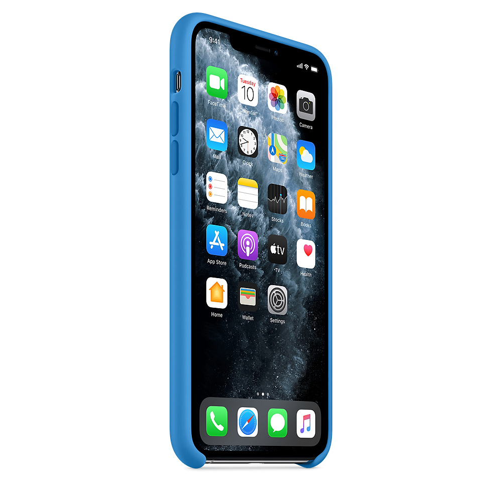 Een iPhone 11 Pro in een blauwe hoes toont apps op het scherm. De tijd is 9:41, dinsdag. De achtergrond is wit.