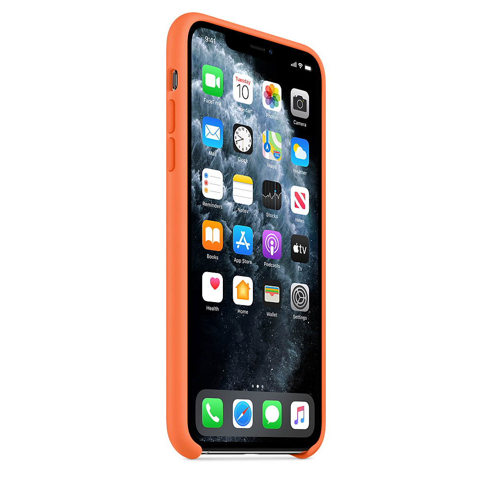 Een oranje iPhone-hoesje omringt een zwarte iPhone. Het scherm toont app-iconen, waaronder Agenda, Foto's en Camera.