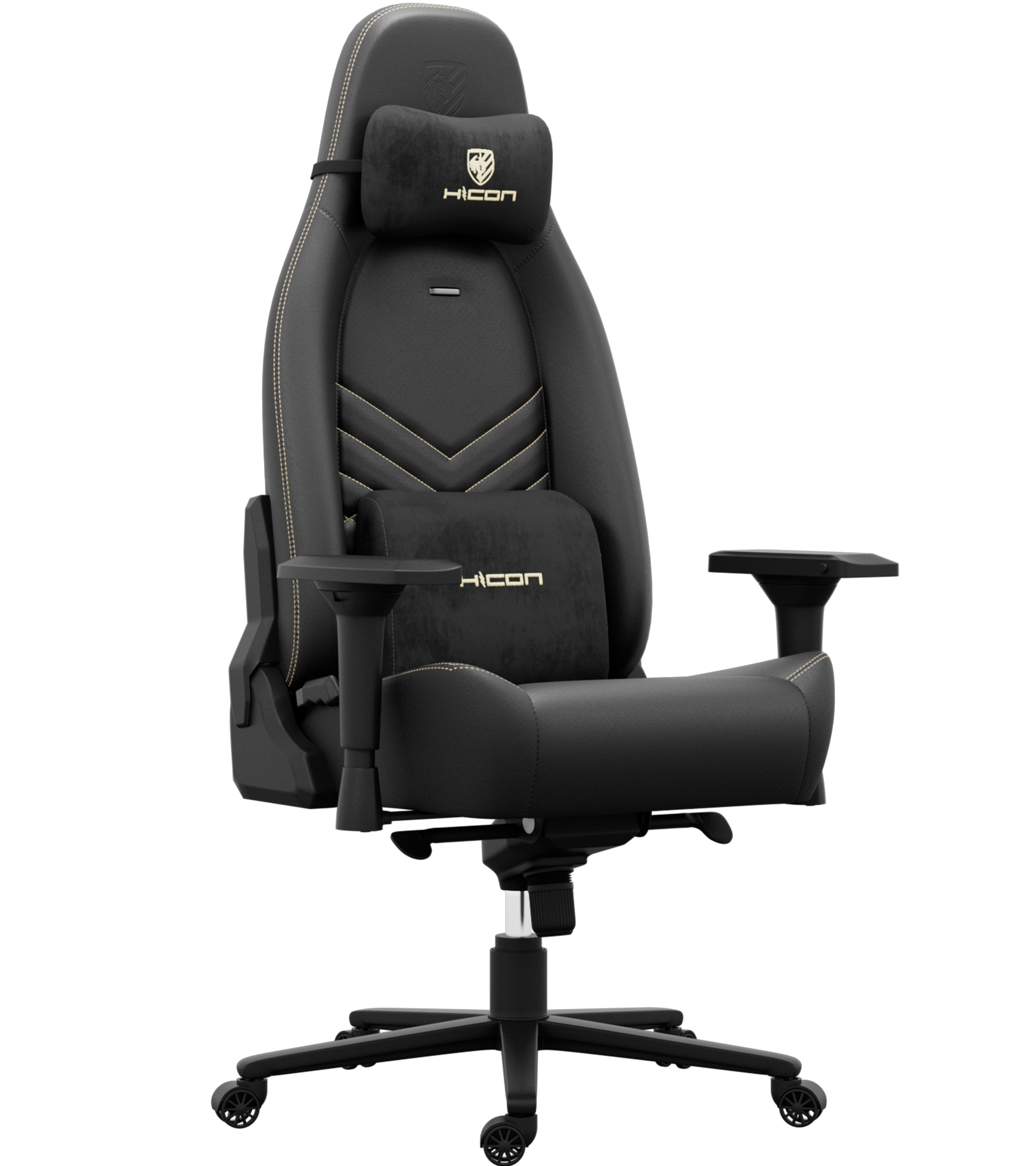 Chaise gaming noire avec coutures et logos dorés. Comprend appuie-tête et coussin lombaire. Roues à la base.