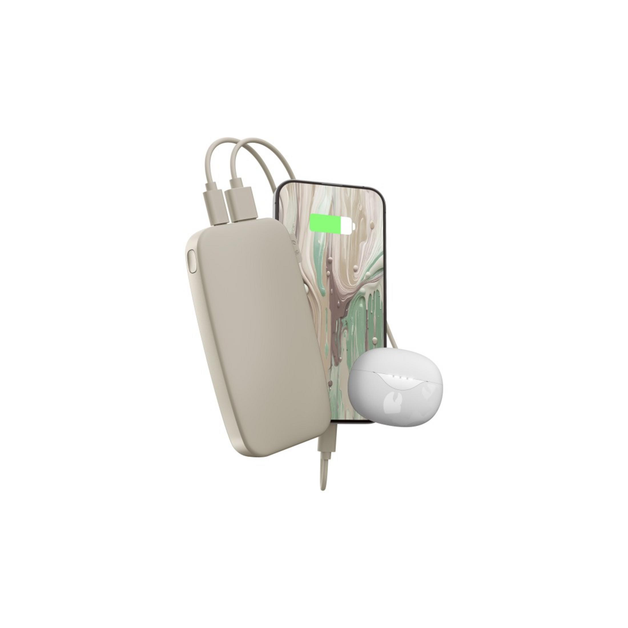 Un telefono in carica con un power bank. Auricolari nelle vicinanze. Il telefono mostra l'icona di carica.