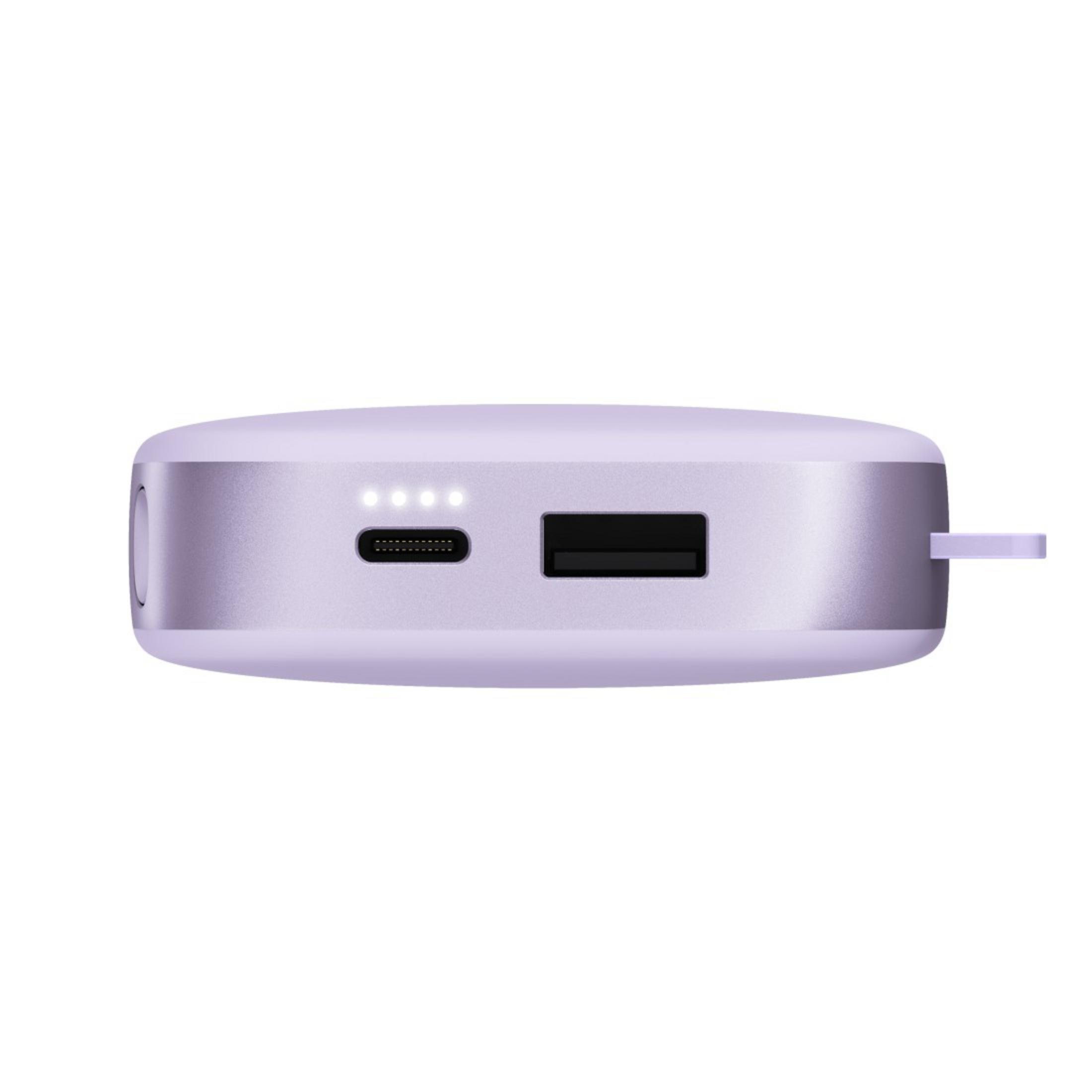 Un power bank lilla con porte USB e USB-C. Quattro luci bianche indicano il livello della batteria.