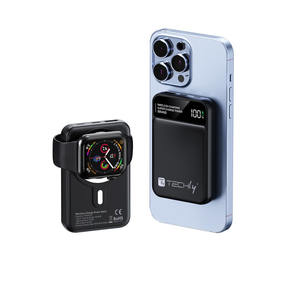 Un Apple Watch in carica su un power bank nero, con un iPhone collegato a un altro power bank. Entrambi i power bank mostrano 100%.