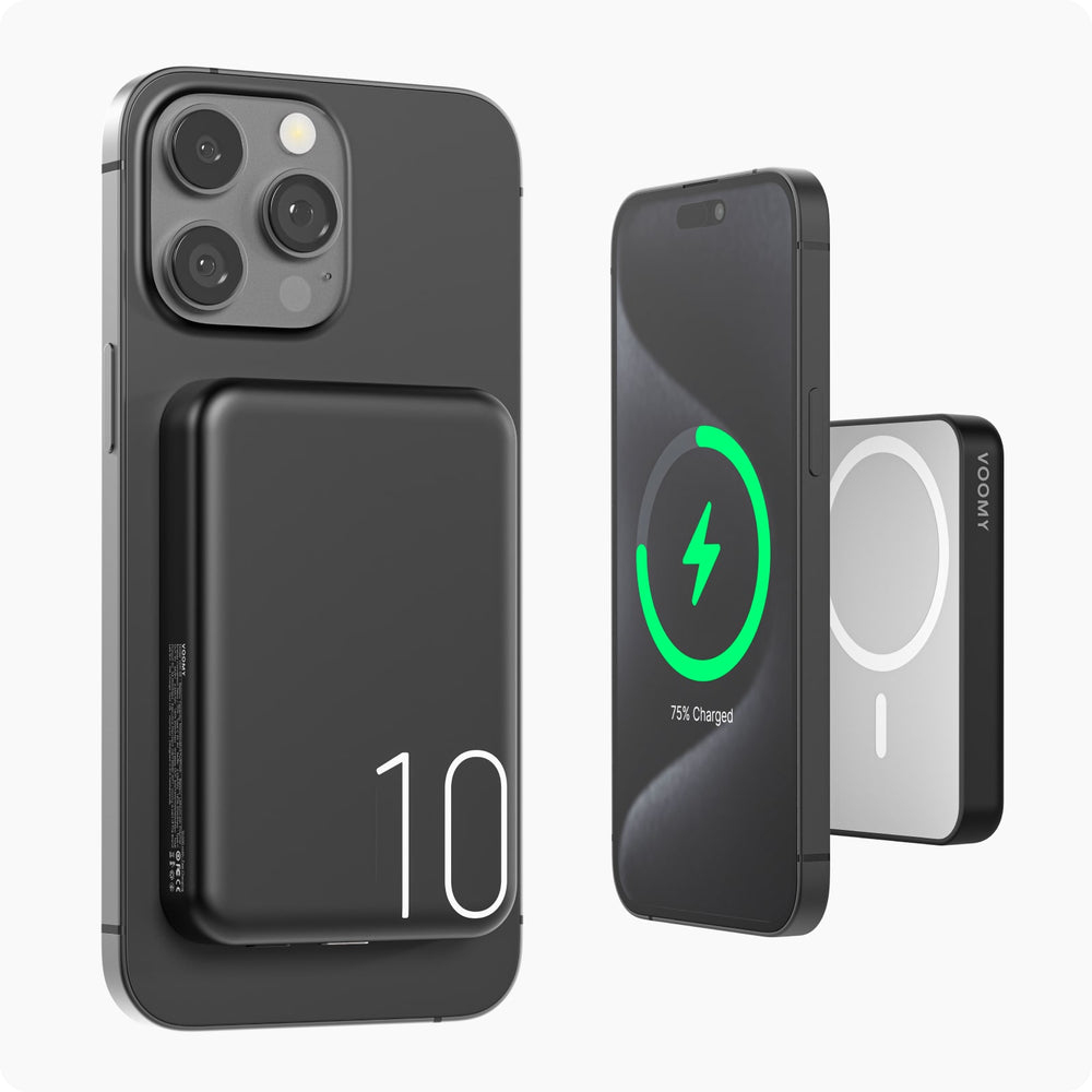 Un iPhone nero con caricatore collegato. Un altro iPhone si sta caricando, mostrando il 75% di carica. Un terzo caricatore è visibile.