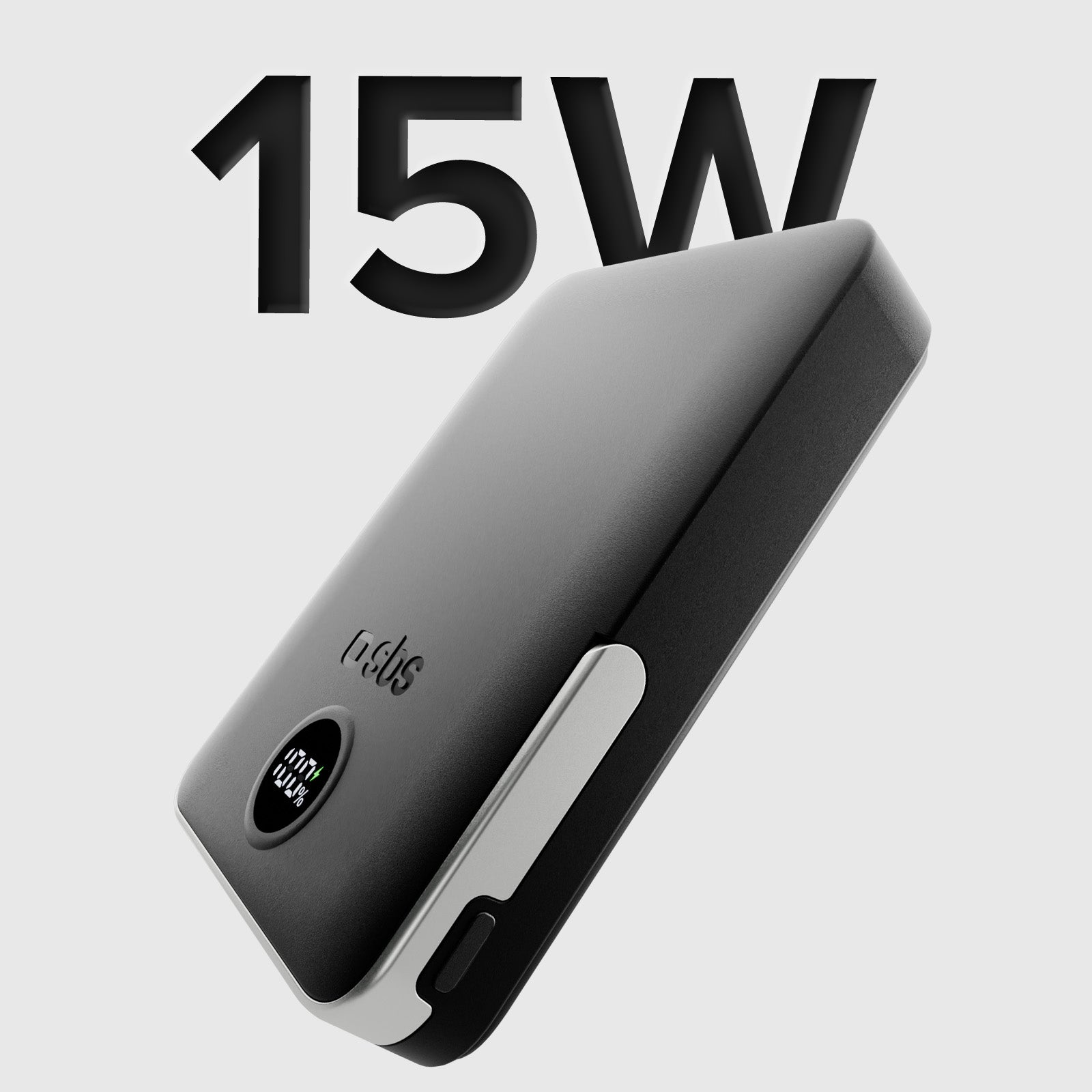 Power bank nera con finiture argentate e schermo LCD che mostra la percentuale della batteria, testo '15W' sullo sfondo.