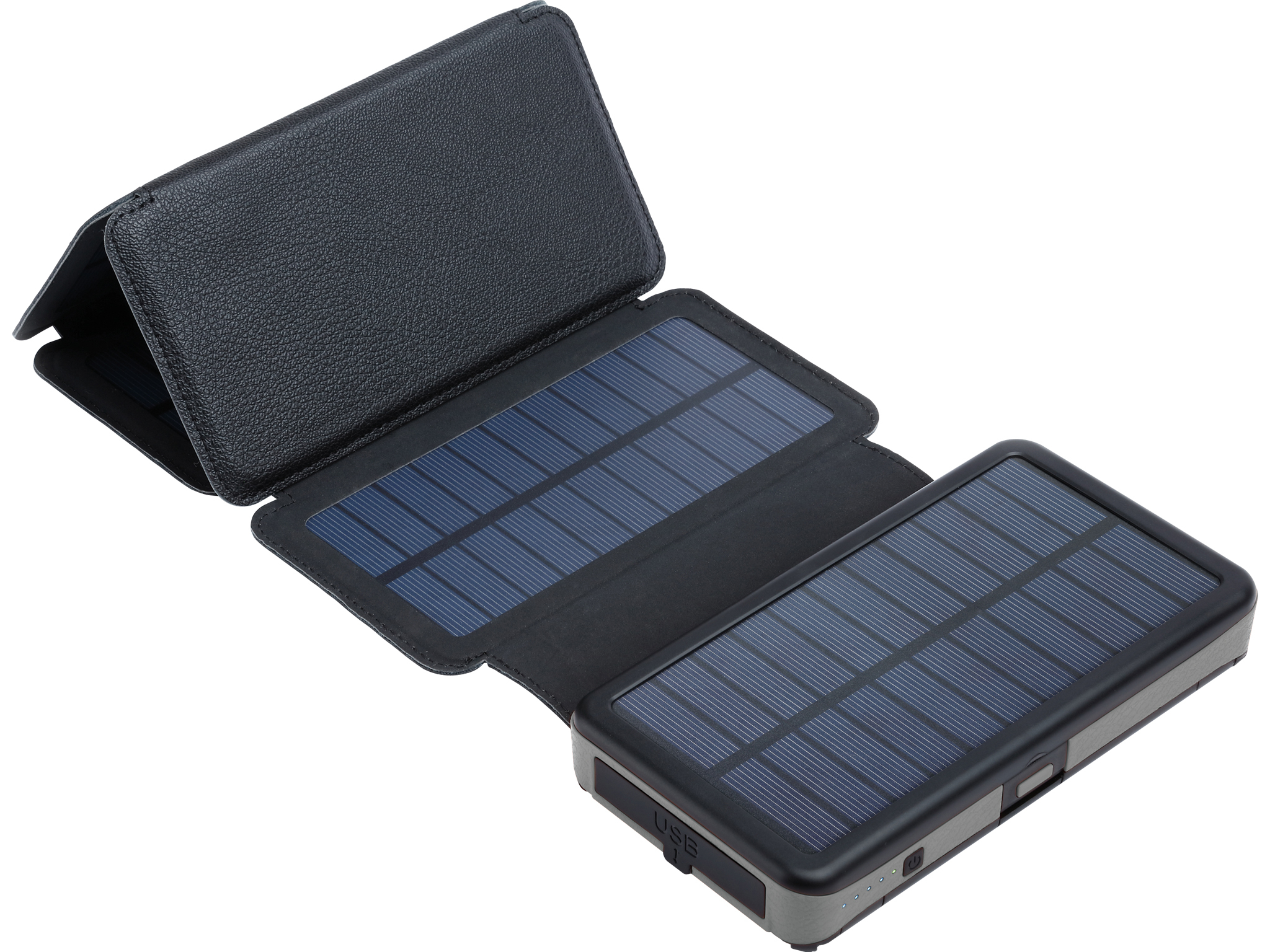 Zwarte zonne-oplader met open panelen. De panelen tonen donkerblauwe cellen. De oplader staat op een witte achtergrond.