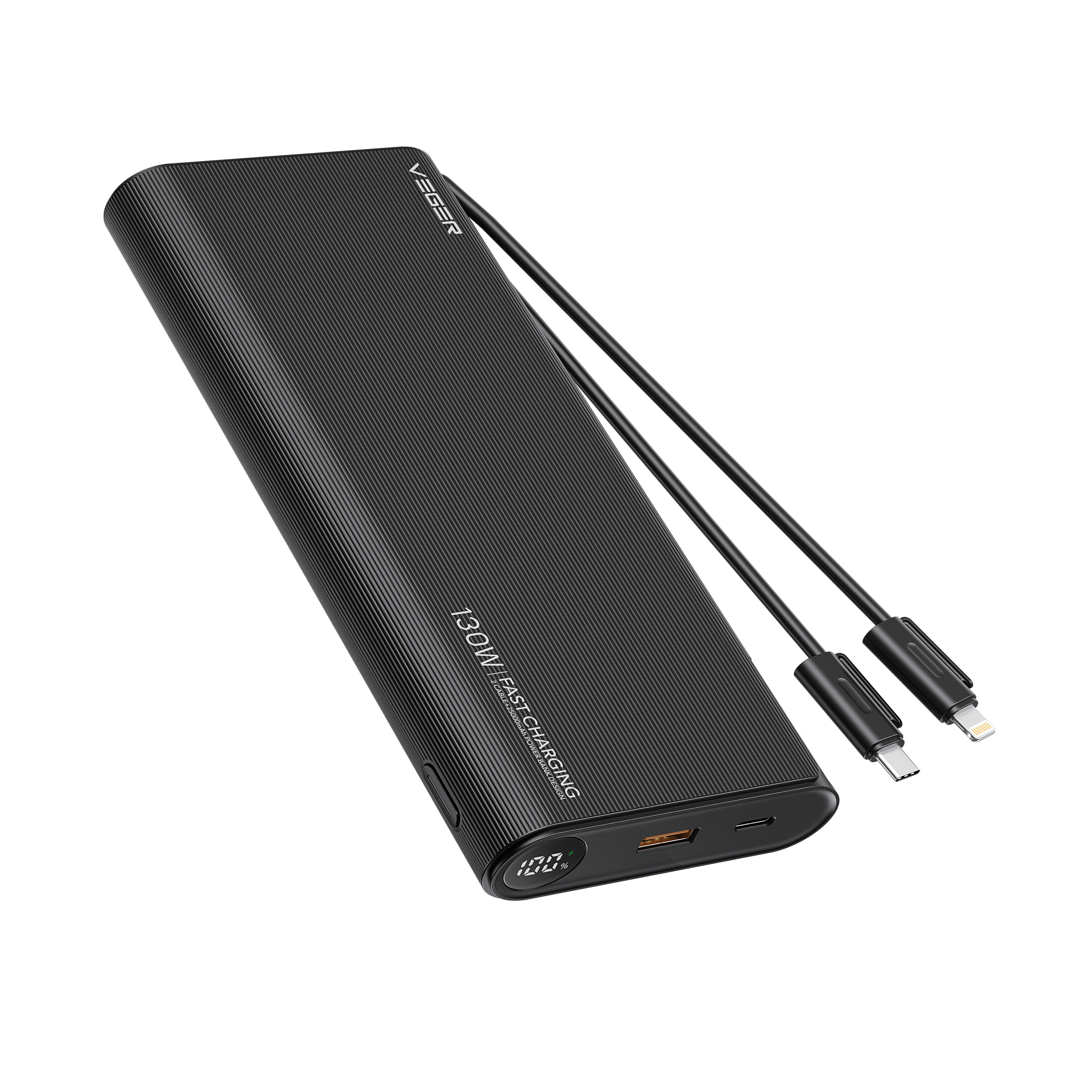 Power bank nero con due cavi. Caratteristiche '130W FAST CHARGING'. Mostra carica al 100%.