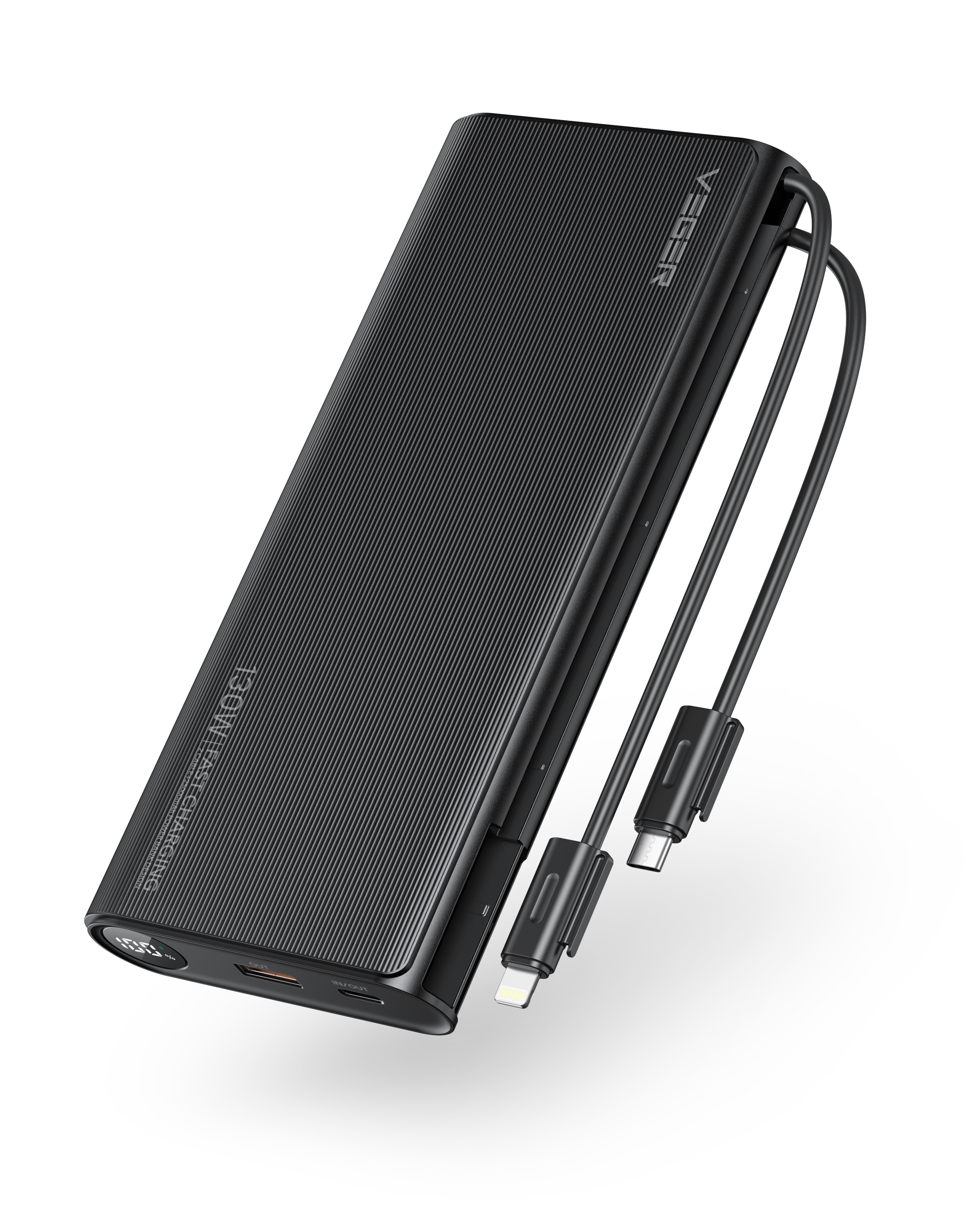 Power bank nera con due cavi di ricarica collegati. Ha una superficie a coste.