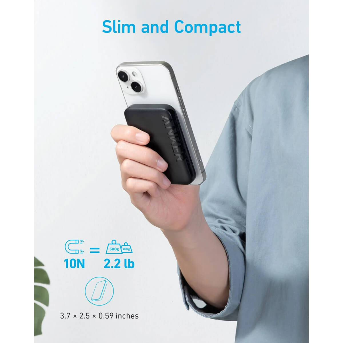 Een persoon houdt een telefoon vast met een zwarte magnetische batterij eraan. Tekst zegt 'Slank en Compact', met batterijspecificaties.