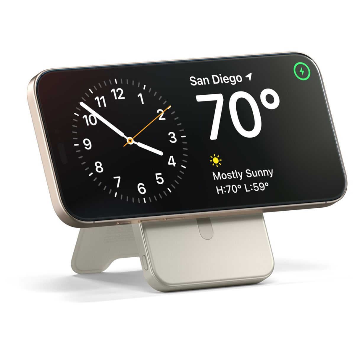Un telefono mostra ora e meteo, con 70 gradi a San Diego, su un supporto di ricarica beige.