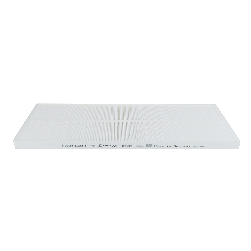 Un filtro dell'aria bianco. Ha una struttura a griglia. Il testo sul filtro include 'AIRFLOW', 'AS-HR130' e 'Made in Germany'.