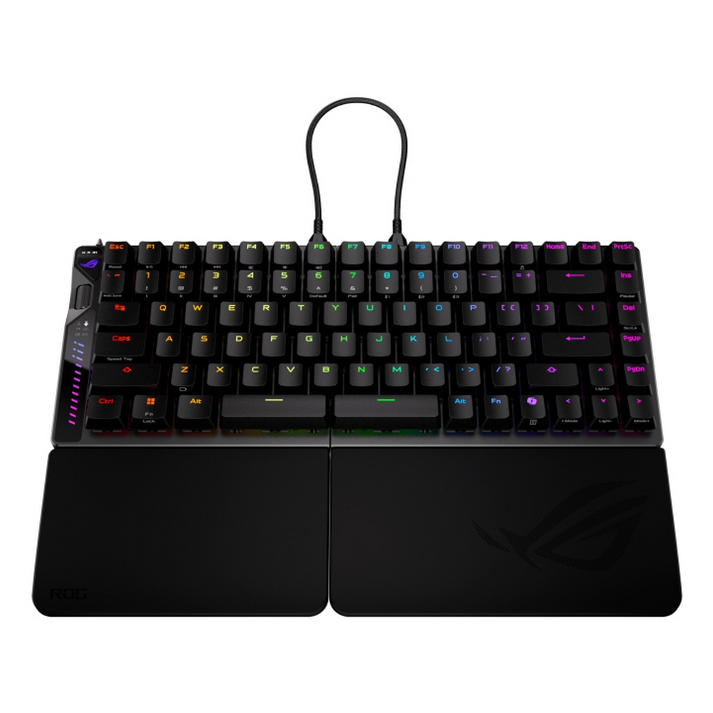 Tastiera da gioco nera con luci RGB. Include un poggiapolsi con il logo ROG. Un cavo nero si inarca sopra la tastiera.