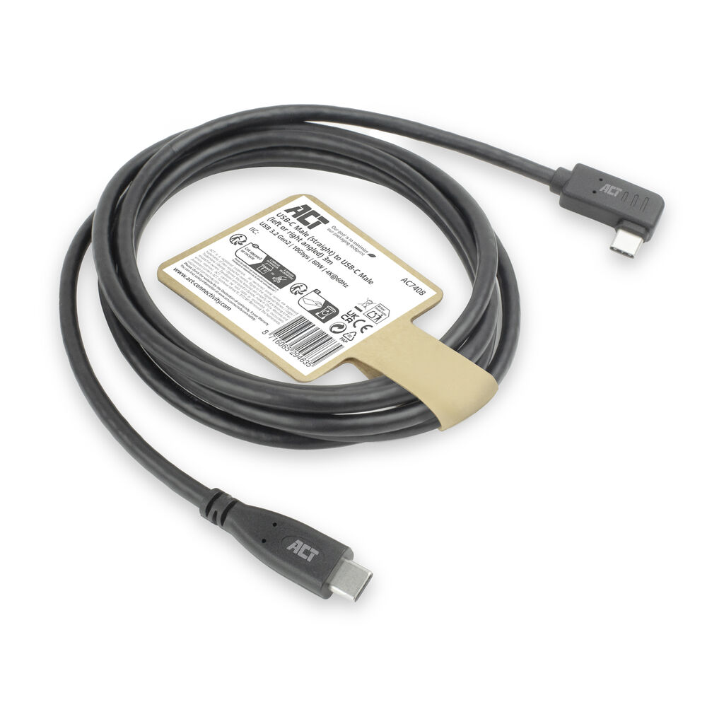 Zwarte USB-C-kabel met connectoren, opgerold, met een productlabel. De kabel ligt op een wit oppervlak, bovenaanzicht.