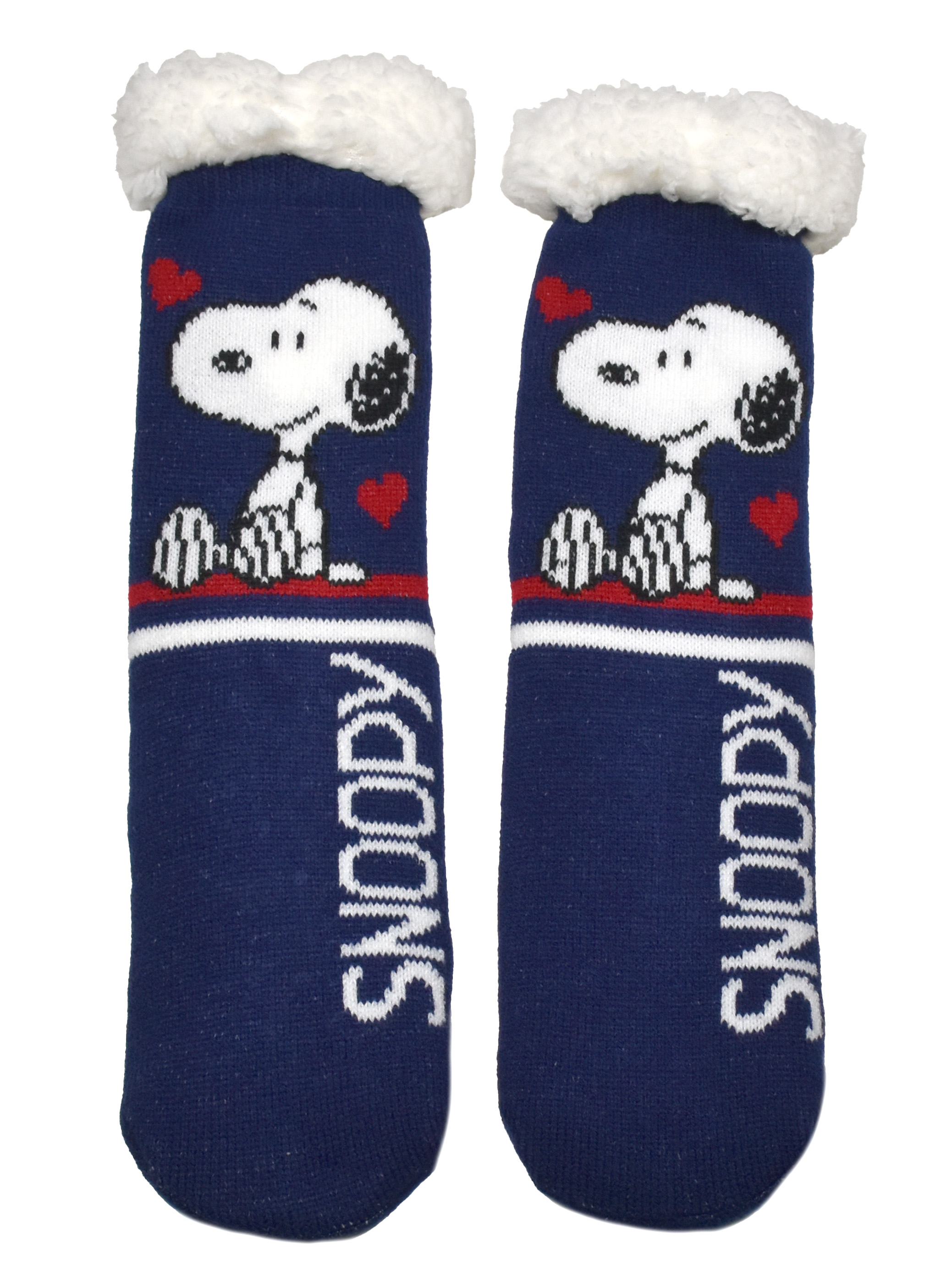 Zwei blaue Snoopy-Socken. Jede hat ein Snoopy-Bild, rote Herzen, weiße Verzierungen und weiße, flauschige Oberteile.