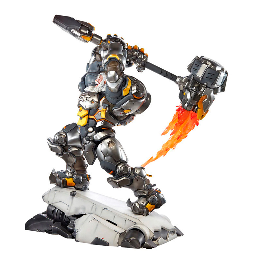 Figur eines Roboters in Aktion. Er hält einen großen Hammer mit Flammen. Der Roboter ist grau mit gelben und orangen Akzenten.