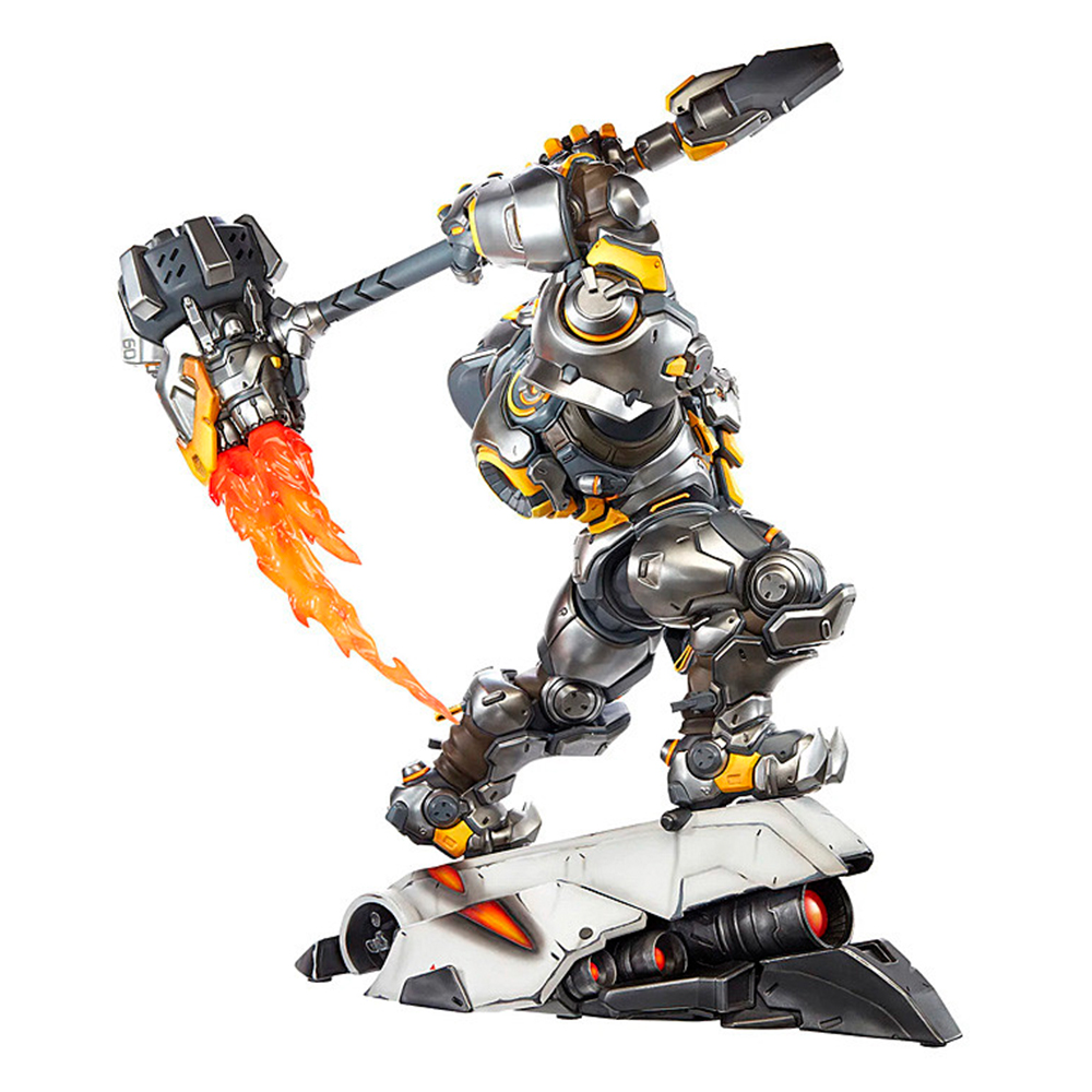 Eine Roboterfigur in dynamischer Pose, die einen Hammer mit Feuer hält. Die Figur steht auf einer weißen Plattform mit roten und schwarzen Details.