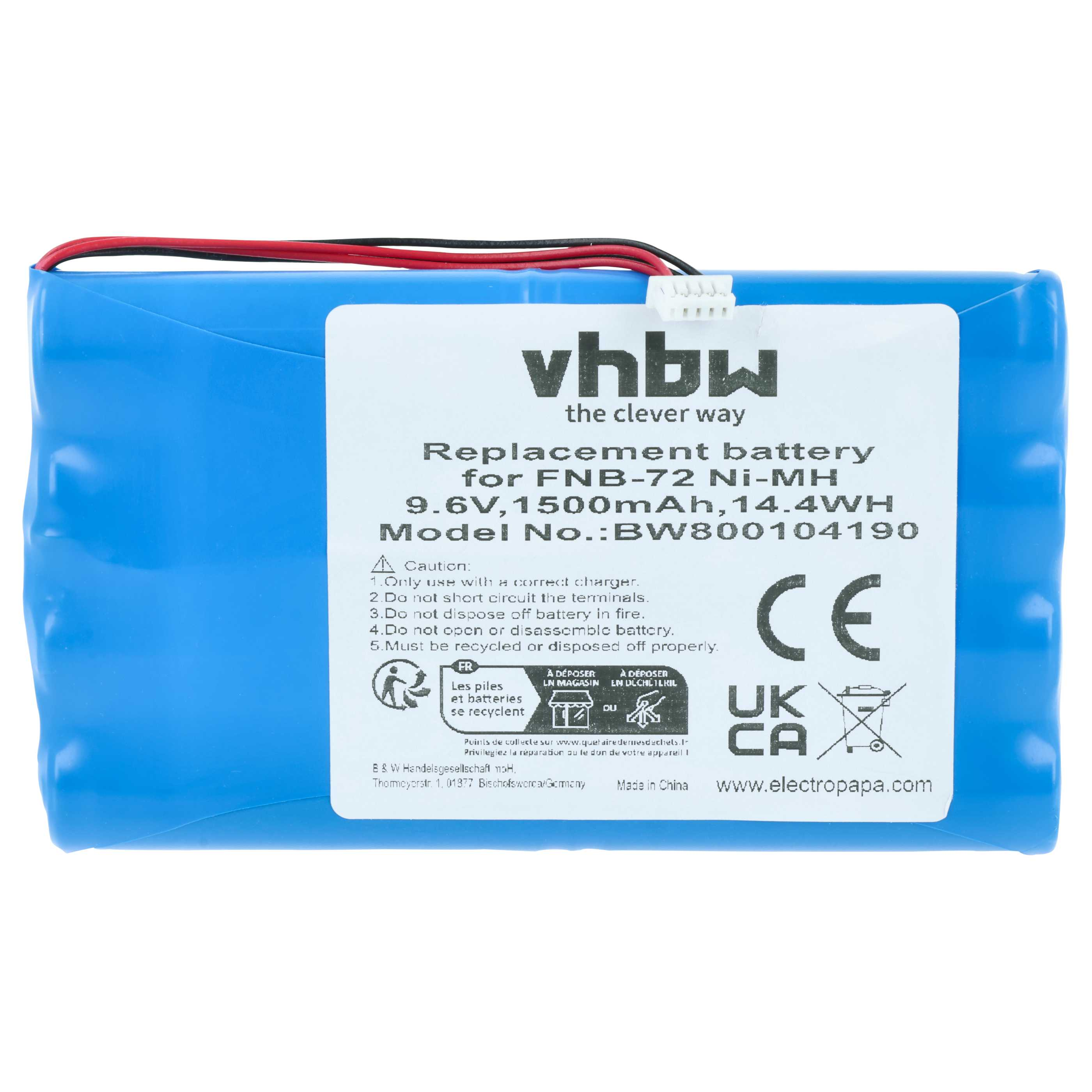 Blauer Akku mit weißem Etikett. Text: Ersatzbatterie, Modell BW800104190. Warnhinweise und Recycling-Symbole sind sichtbar.