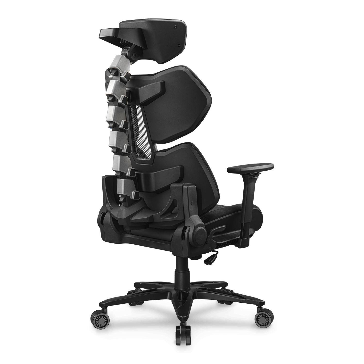 Una moderna sedia da ufficio ergonomica nera con un design unico per lo schienale. Ha ruote e braccioli, su sfondo nero.