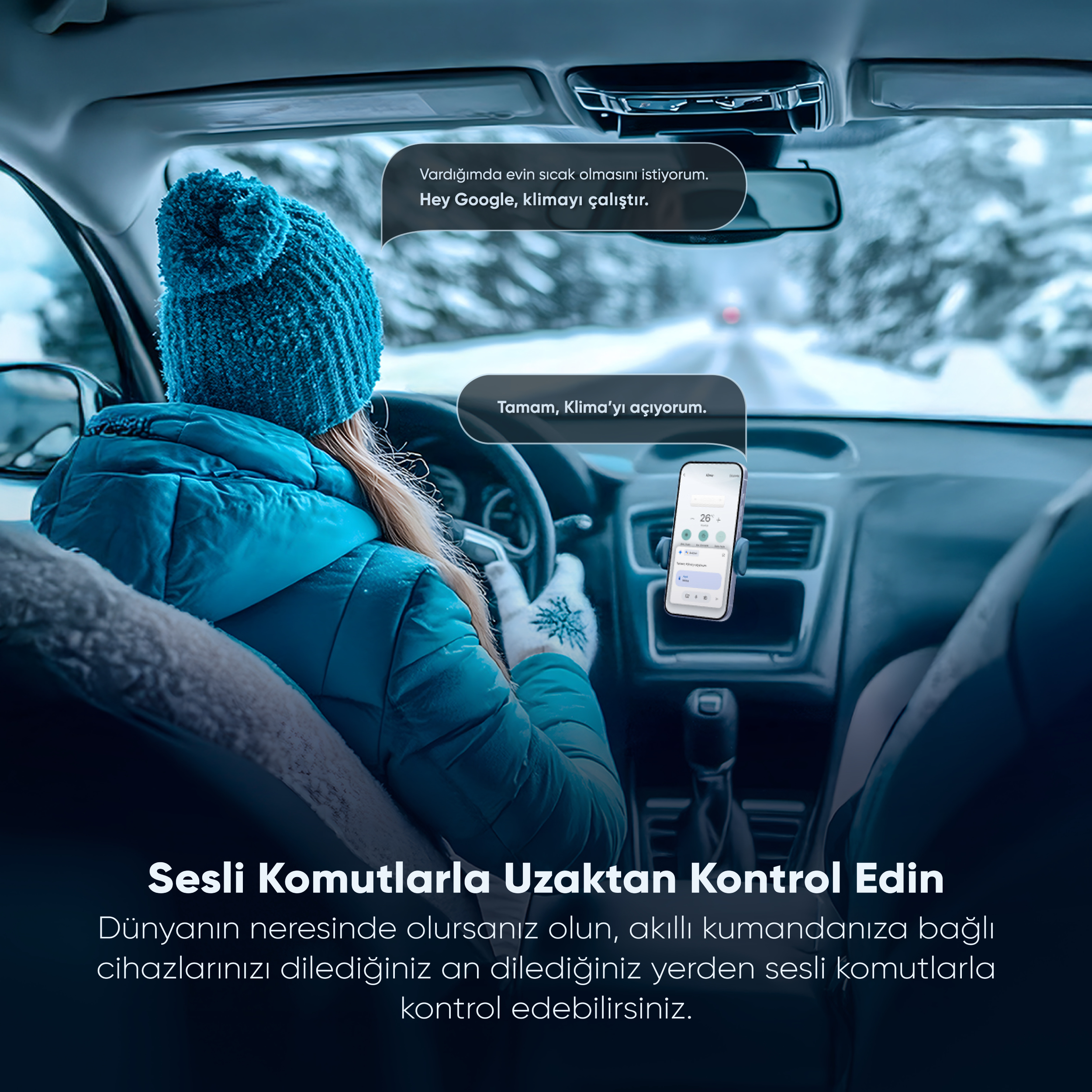 Mavi kışlık giysiler giyen bir kişi arabada. Telefon ev iklim kontrolünü gösteriyor. Konuşma balonları metin gösteriyor.