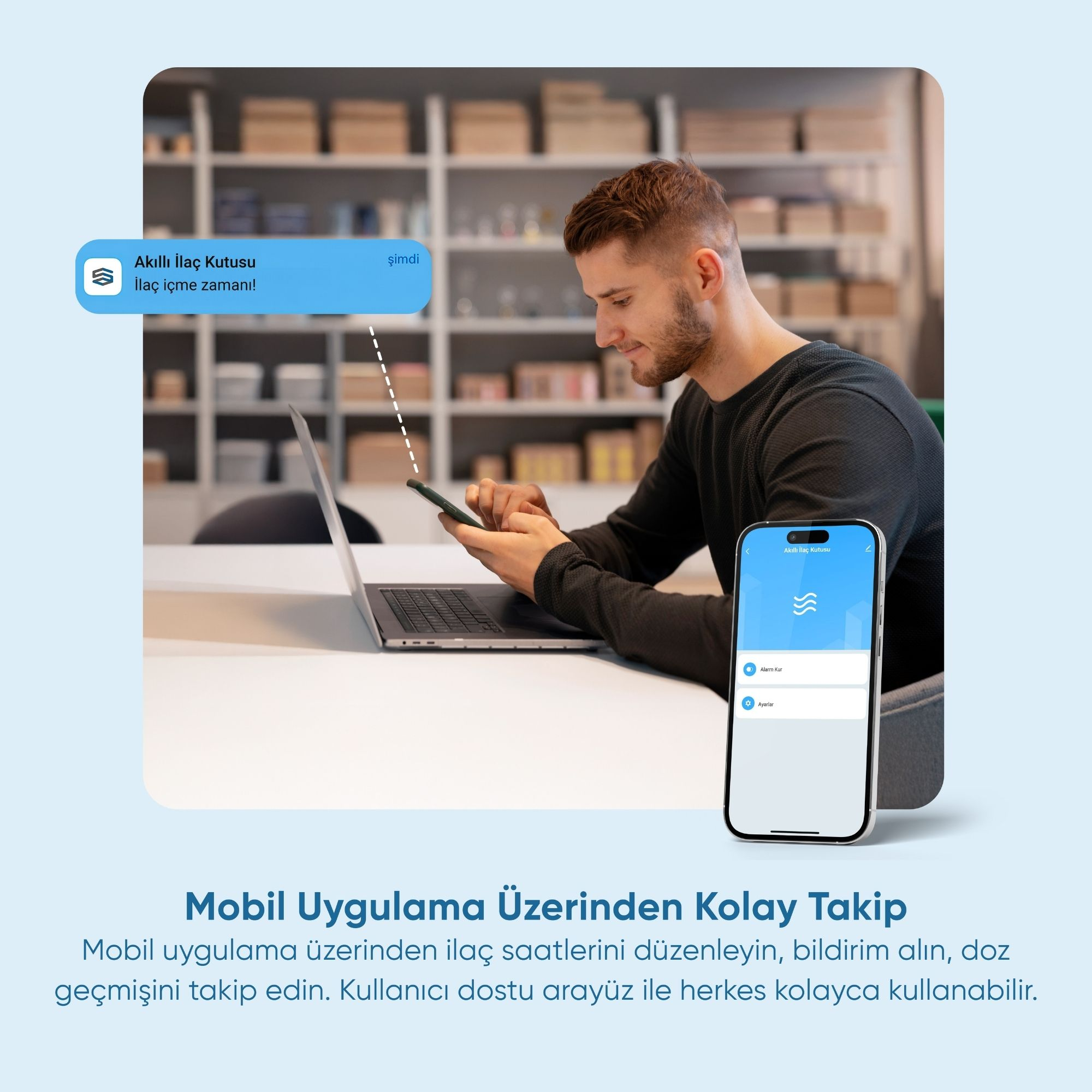 Adam telefon ve dizüstü bilgisayar kullanıyor, ilaçlar için bir uygulama hatırlatma bildirimi. Uygulama ekranını gösteren bir telefon var.