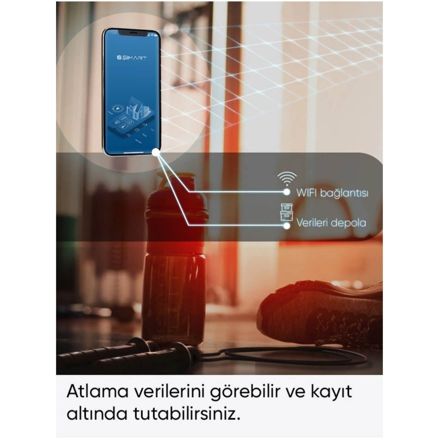 Görüntü, uygulama arayüzlü bir akıllı telefon, bir su şişesi, bir atlama ipi ve veriler hakkında metin gösteriyor.
