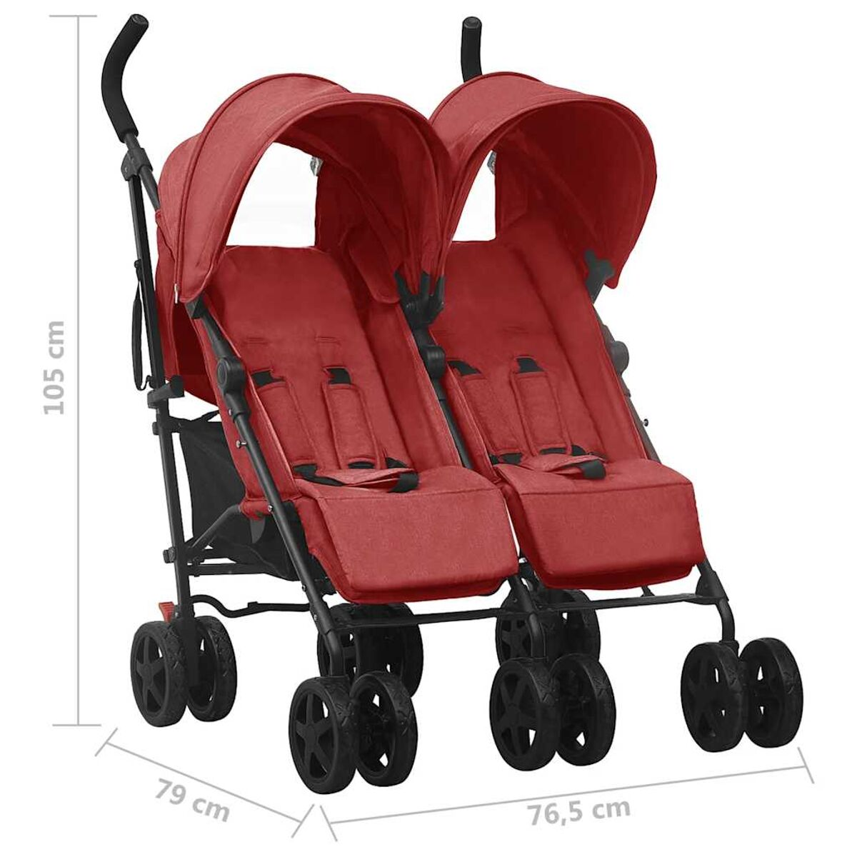 Ein roter Zwillingskinderwagen mit schwarzem Rahmen und Rädern. Der Kinderwagen hat zwei Sitze mit Sonnenverdecken und Sicherheitsgurten.