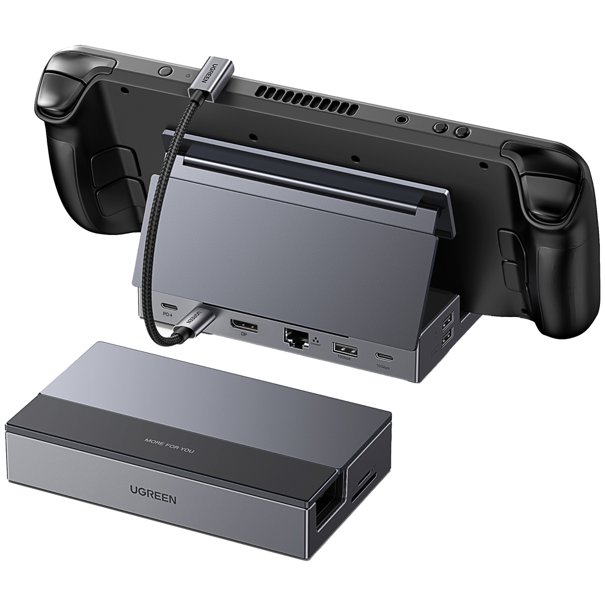 Szara stacja dokująca UGREEN z Steam Deck. Poniżej power bank. Podłączony czarny kabel.