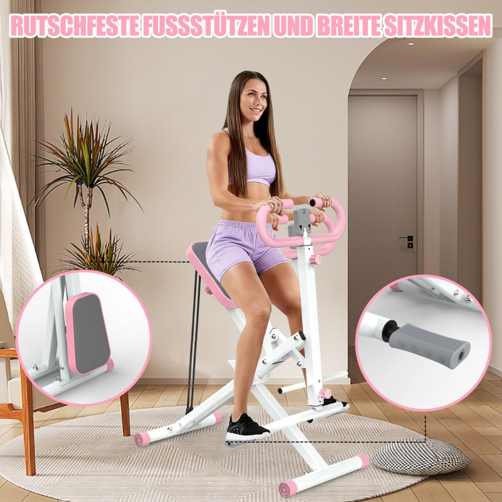 Frau auf Trainingsgerät, trägt lila Outfit. Rosa Akzente auf dem Gerät. Hintergrund Pflanzen und Tür.