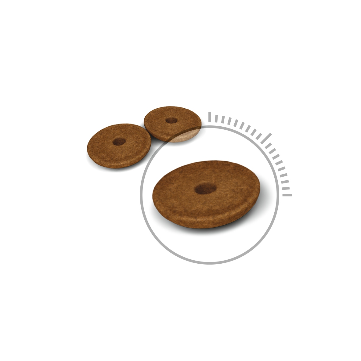 Trzy brązowe, okrągłe kawałki karmy dla zwierząt z otworami na białym tle. Jeden znajduje się w okręgu z kreskami.