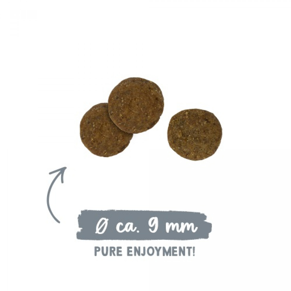 Trzy brązowe, okrągłe kawałki karmy dla zwierząt. Tekst wskazuje średnicę 9 mm i 'CZYSTA PRZYJEMNOŚĆ!'. Strzałka wskazuje karmę.