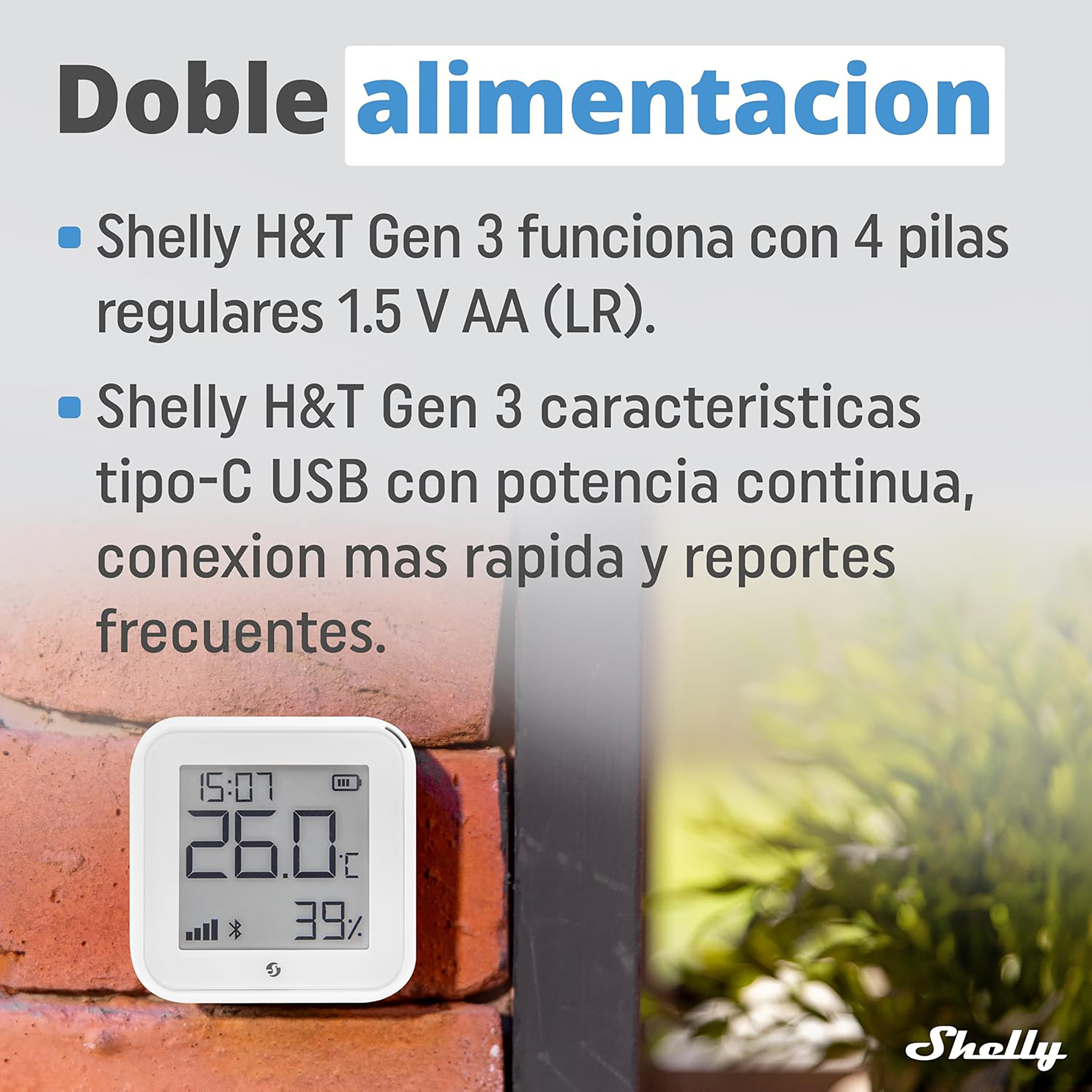 Obraz przedstawia białe urządzenie wyświetlające godzinę i temperaturę. Tekst opisuje funkcje: bateria i USB-C.