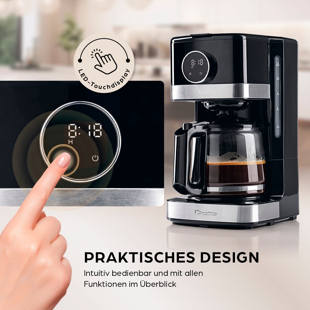 Ein schwarzer Kaffeeautomat mit Touch-Display zeigt 8:18. Eine Hand berührt das Display. Text lautet 'Praktisches Design'.