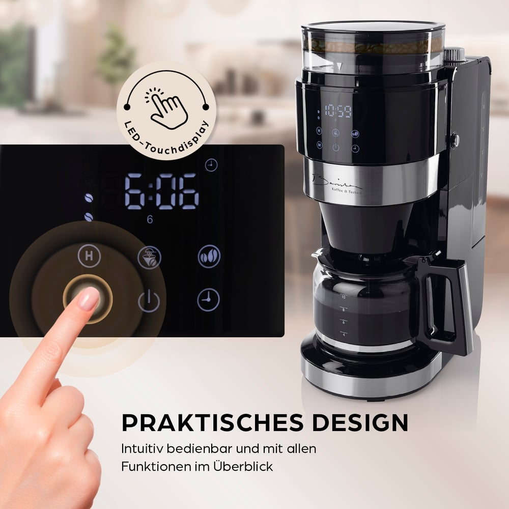 Eine schwarze Kaffeemaschine mit Digitalanzeige 6:06. Hand berührt Bildschirm. Text 'PRAKTISCHES DESIGN' sichtbar.