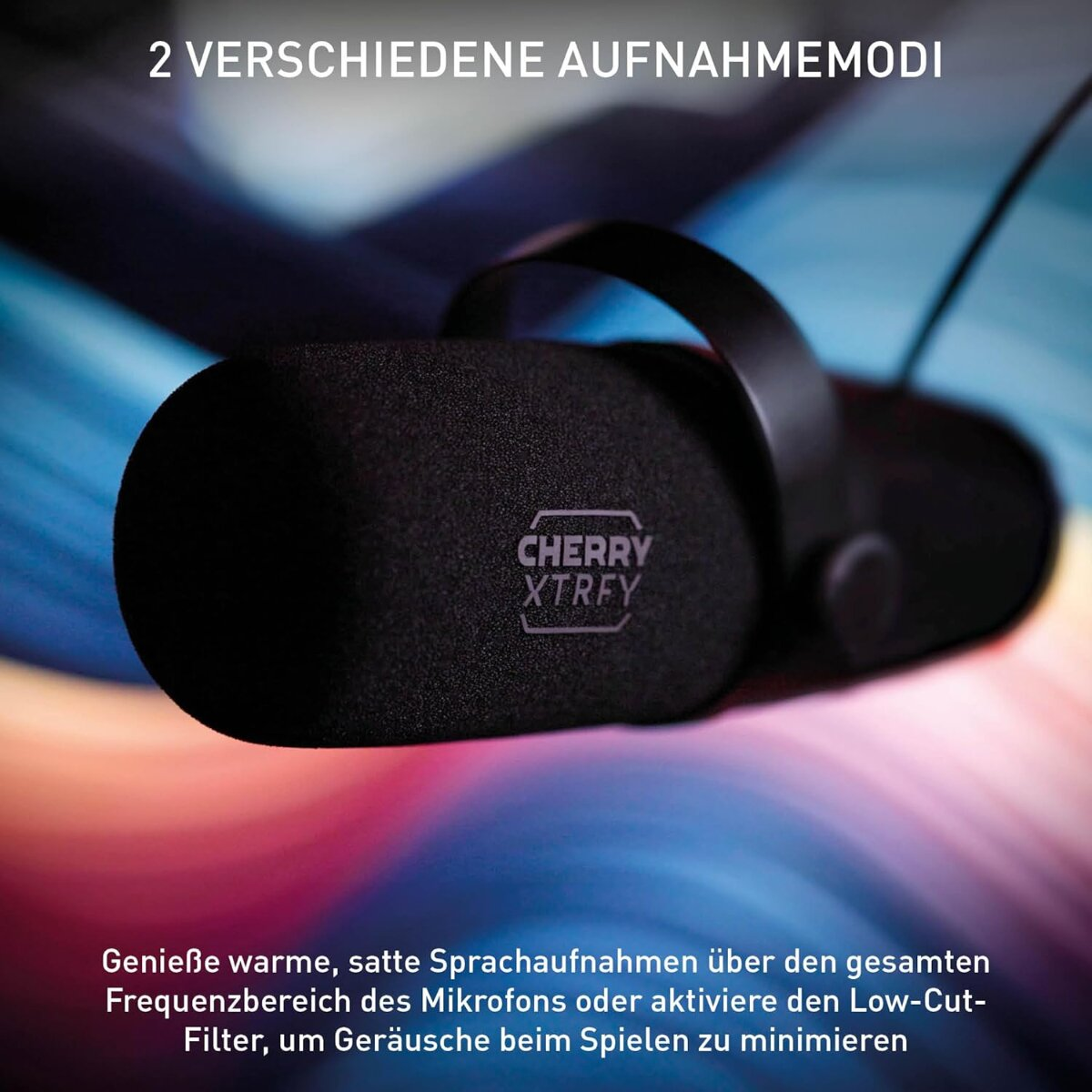Nahaufnahme eines schwarzen Mikrofons mit dem Logo 'CHERRY XTRFY', darüber Text '2 VERSCHIEDENE AUFNAHMEMODI'.