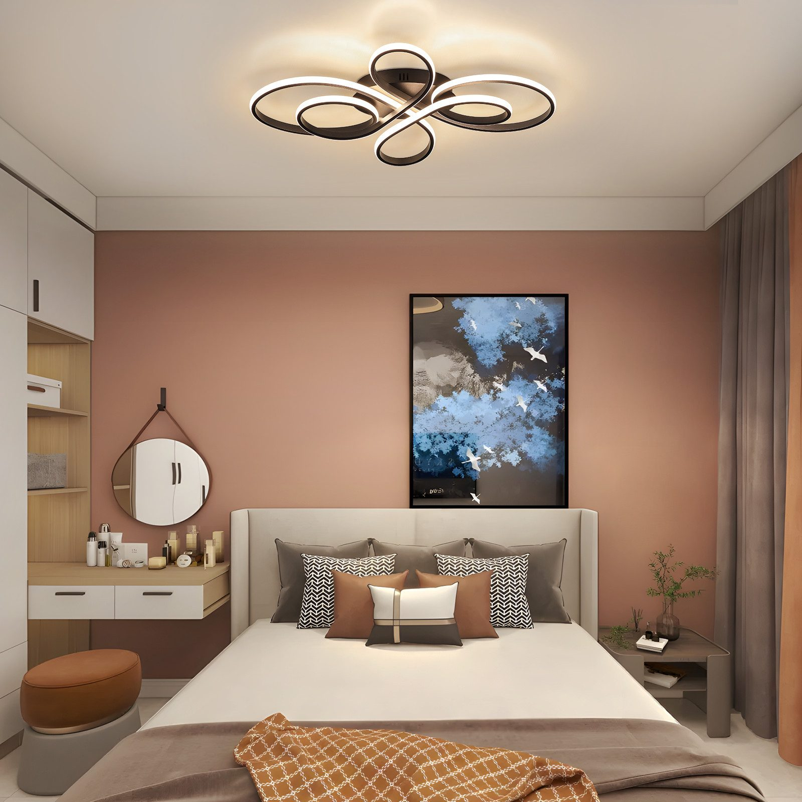 Camera da letto con letto, arte, vanità e moderna plafoniera. I colori includono pesca, bianco e marrone.