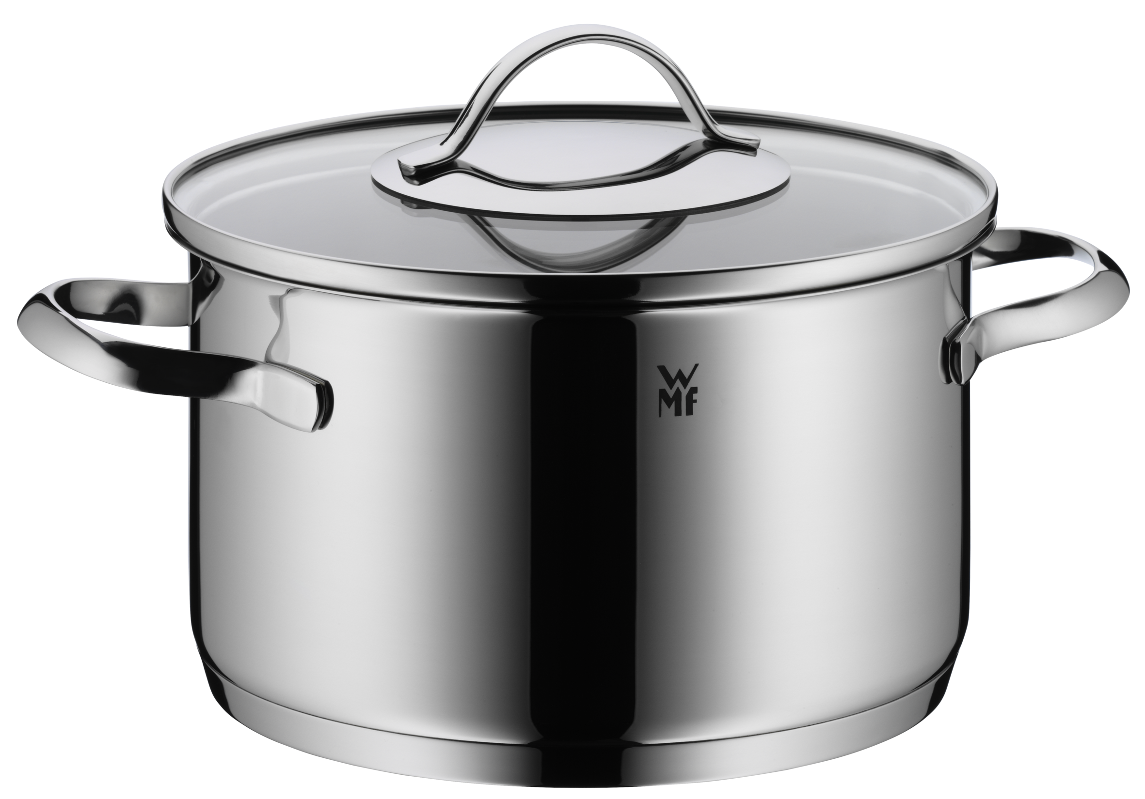 Une casserole en acier inoxydable avec un couvercle en verre et deux poignées, sur fond noir. La casserole a le logo WMF.