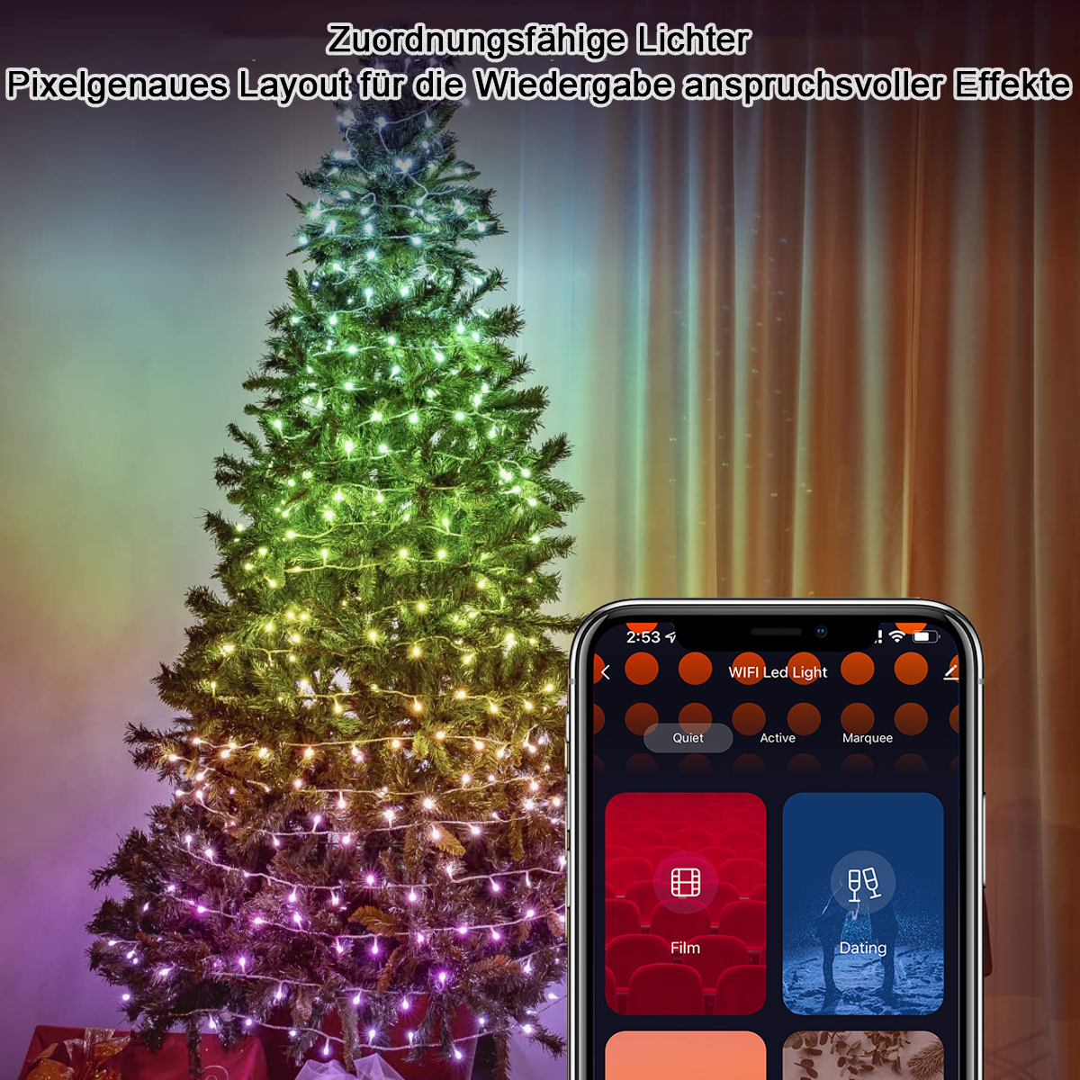 Ein Weihnachtsbaum mit bunten Lichtern. Ein Telefon zeigt App-Steuerungen. Im Hintergrund Vorhänge. Text: 'WiFi Led Light'.