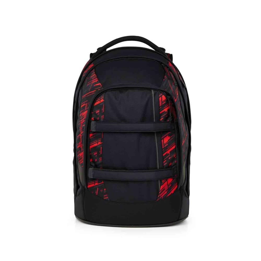 Schwarzer Rucksack mit roten abstrakten Mustern, Griff und Trägern. Verfügt über ein großes Hauptfach und ein kleineres vorderes Fach.