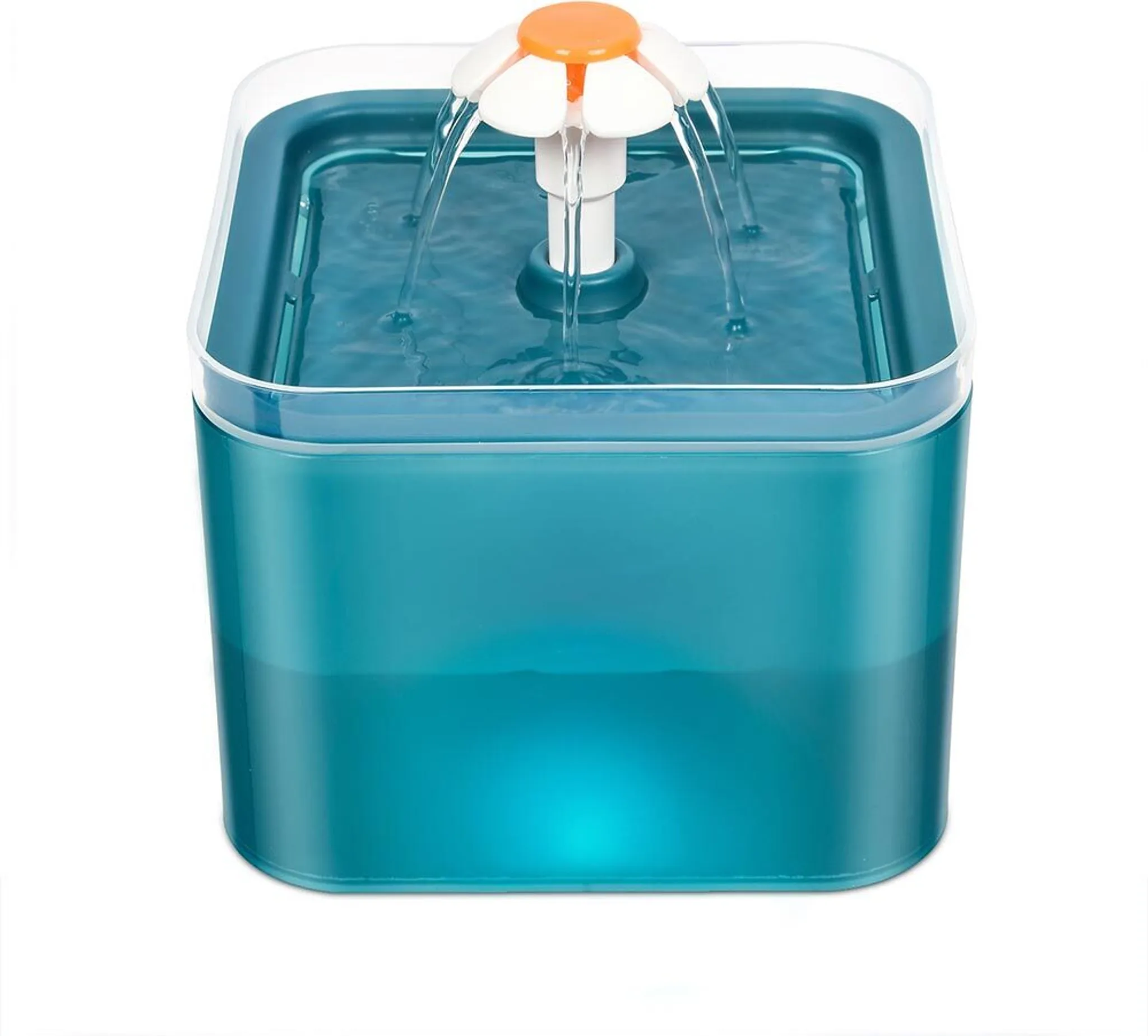 Ein blauer Haustier-Wasserbrunnen mit einem blütenförmigen Wasserauslass. Wasser fließt in den transparenten Behälter.