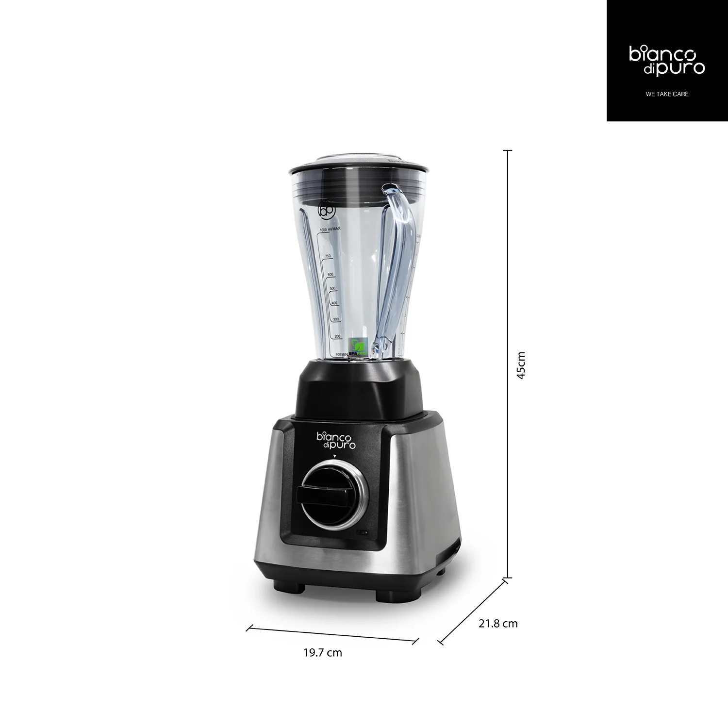 Een blender met een glazen kan en een zwarte basis. Afmetingen zijn aangegeven. De merknaam is zichtbaar.