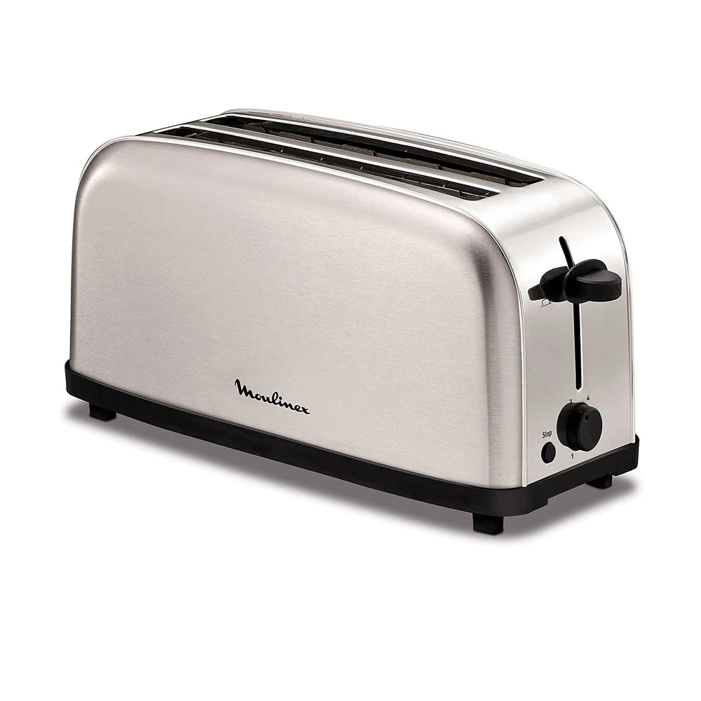 Ein silberner Moulinex-Toaster mit zwei Schlitzen, einem Hebel und einem Drehregler. Er steht auf schwarzem Sockel.
