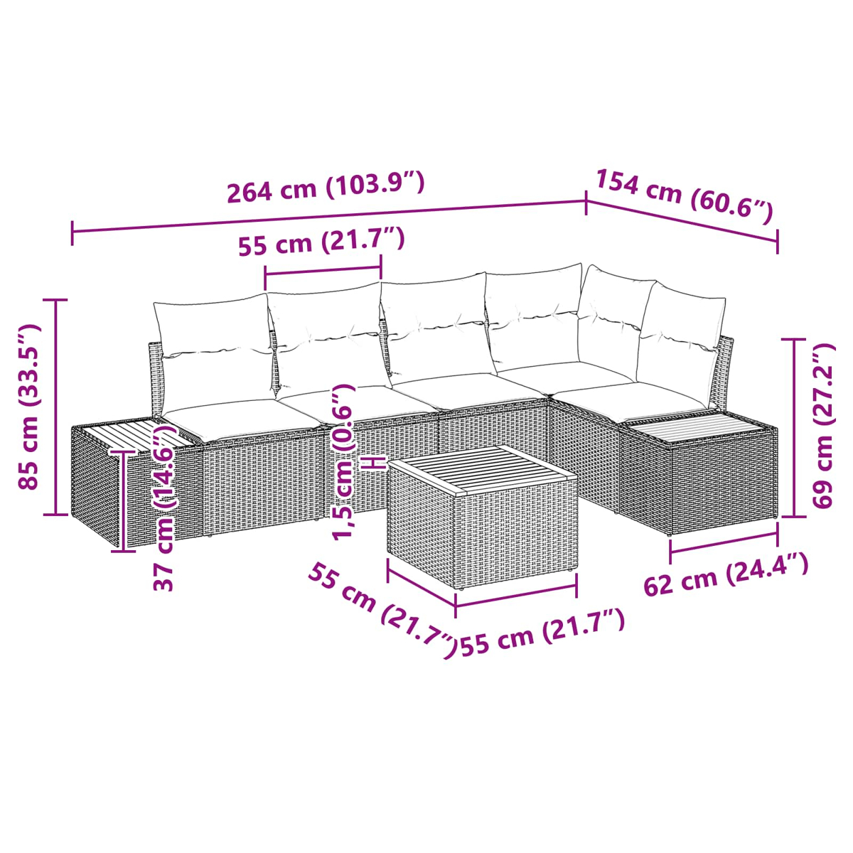 Ein Ecksofa mit Maßangaben. Kissen, Weidegeflecht und ein kleiner Tisch sind ebenfalls im Bild vorhanden.