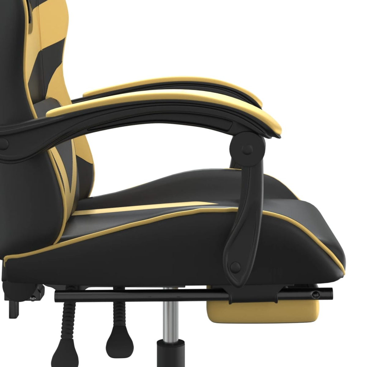 Nahaufnahme eines Gaming-Stuhls. Er ist schwarz und gelb, mit Armlehnen. Der Stuhl steht vor einem weißen Hintergrund.