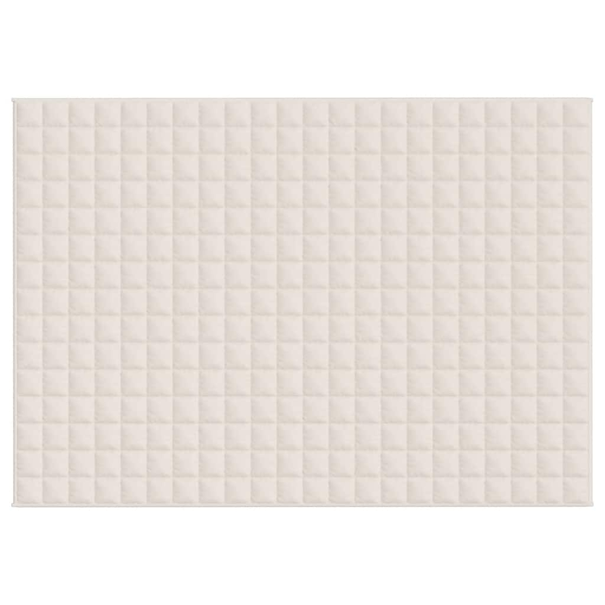 Eine cremefarbene, gesteppte Decke. Die Oberfläche besteht aus gleichmäßig verteilten, quadratischen Mustern, die ein strukturiertes Aussehen erzeugen.