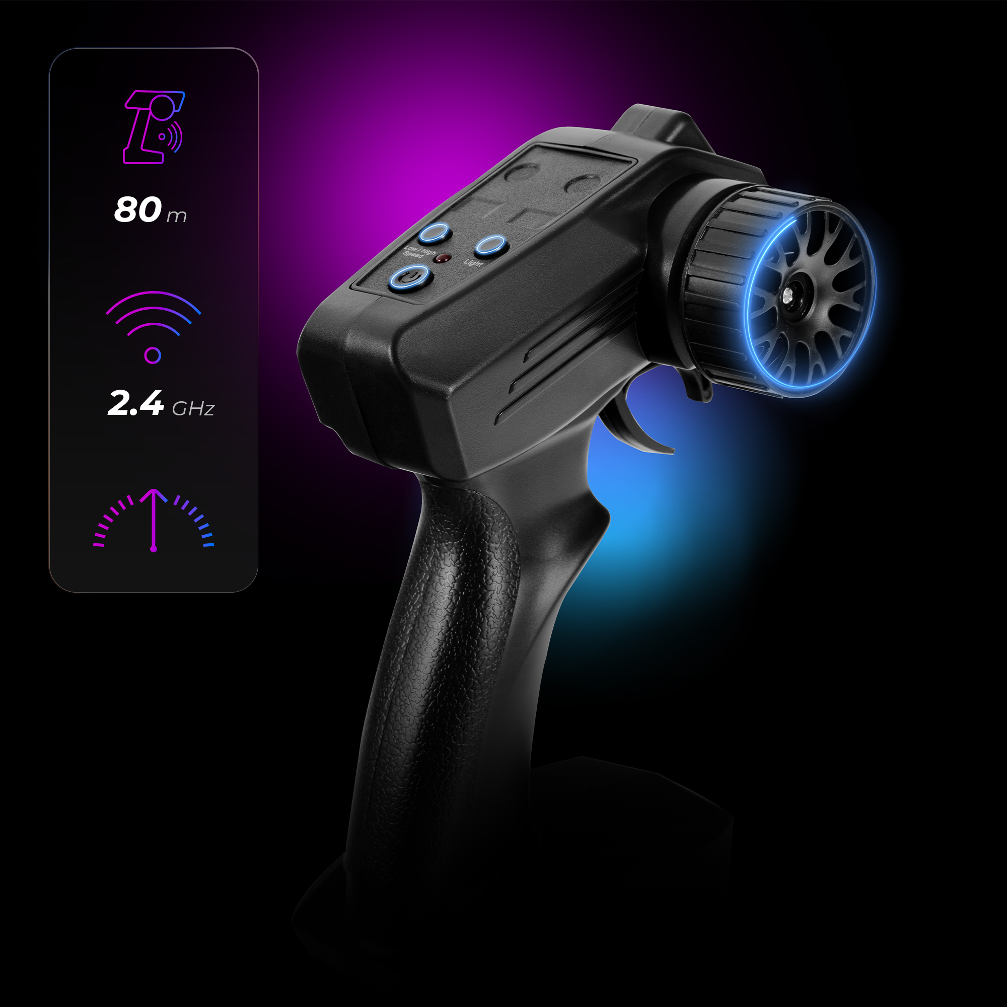 Czarny kontroler RC z przyciskami i pokrętłem. Niebieskie podświetlenie. Panel informacyjny pokazuje zasięg i częstotliwość.