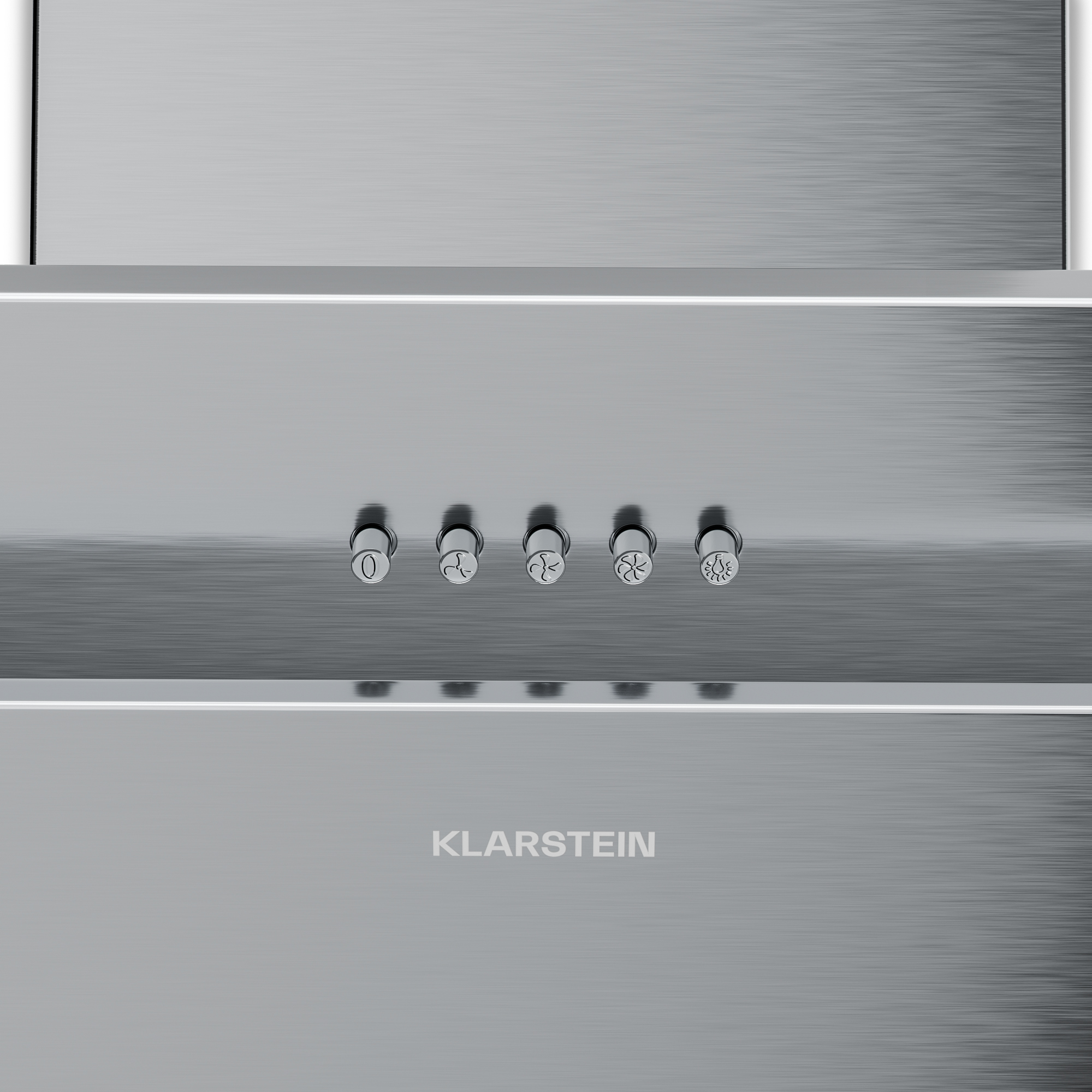 Una campana extractora Klarstein de acero inoxidable. Tiene cinco botones de control con símbolos y la marca abajo.