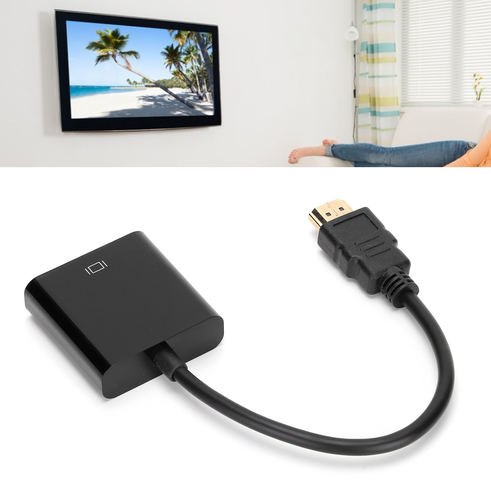 Ein Fernseher mit Strandansicht an der Wand. Darunter ein schwarzer Adapter und HDMI-Kabel auf weißem Grund.