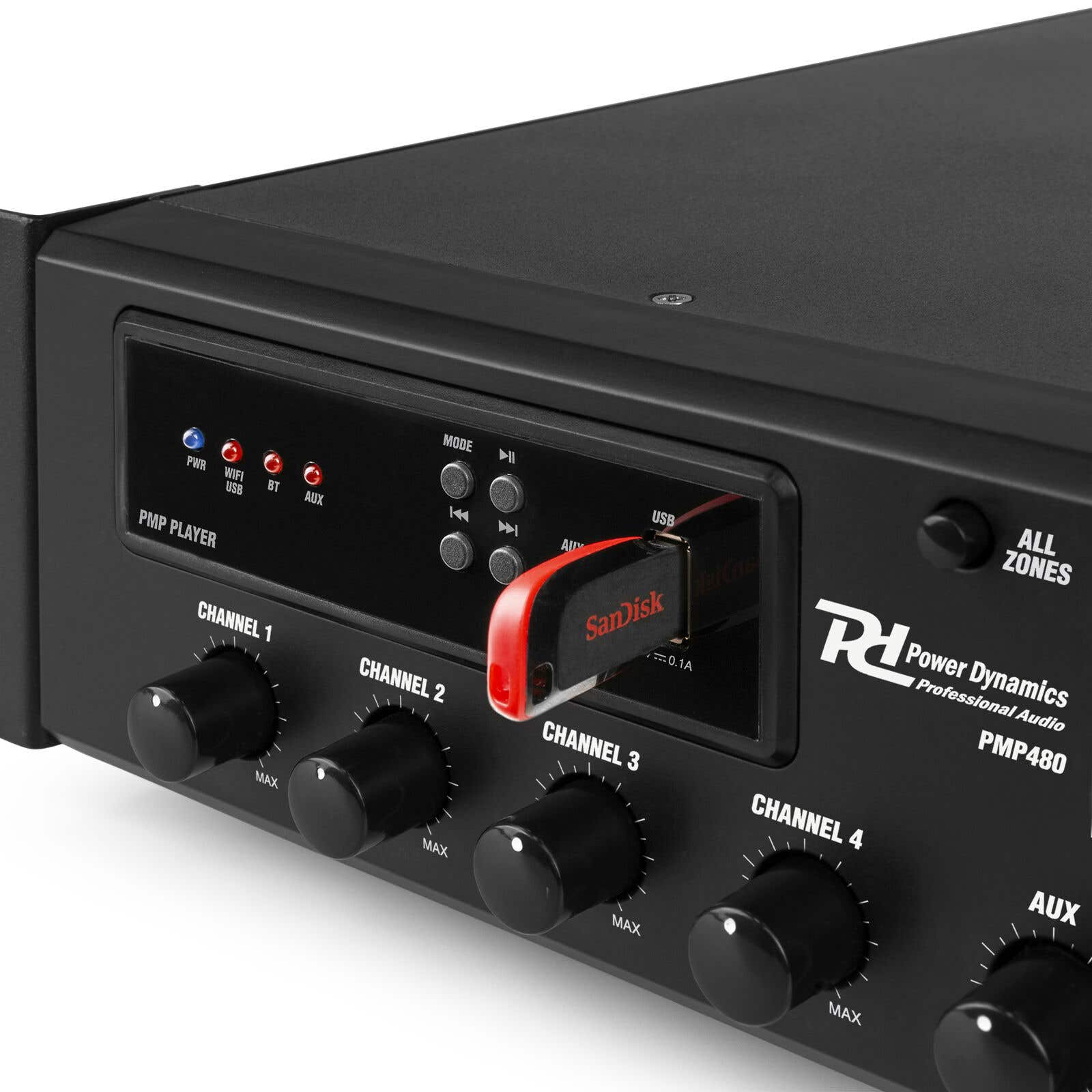 Mezclador de audio negro con una unidad USB insertada. Tiene botones, perillas y un logotipo. Una unidad Sandisk roja y negra está en el puerto USB.